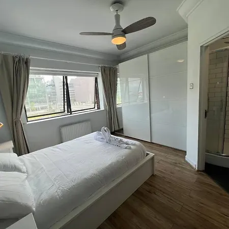 Stylish Flat With River View Dublin