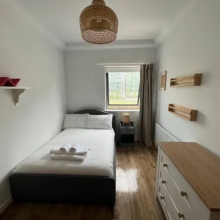 Stylish Flat With River View Dublin
